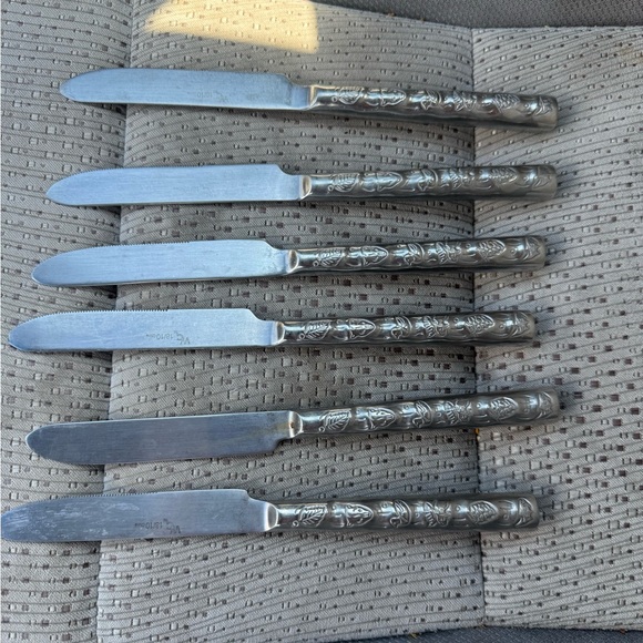 WC Stainless 18/10  Silverware 6 Knives - Picture 1 of 3